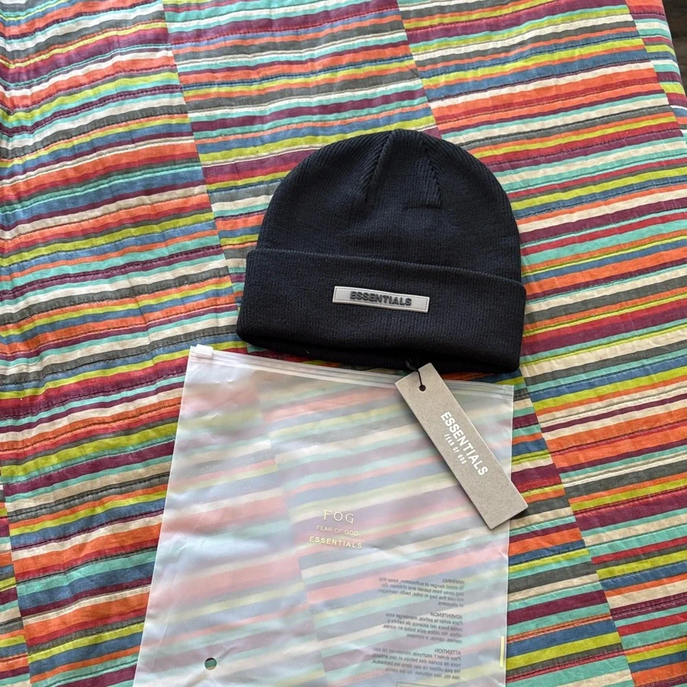 Essentials Black Rib Knit Beanie with Logo Patch new tags - Picture 3 of 11